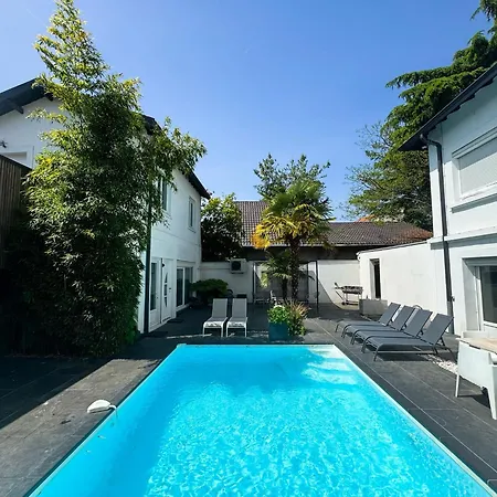 Twenty With Pool Lyon *